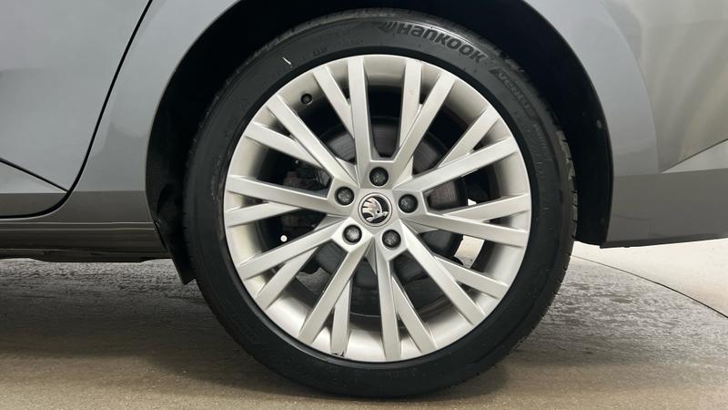 Skoda SUPERB Photo cohere-0b047abf4bc4832de54bfa1c2c2046124989c26f.jpg