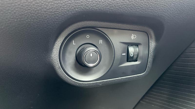MG MG4 EV Photo cohere-0b070ac2b56bd187bb882e64ca8cda0328f82809.jpg