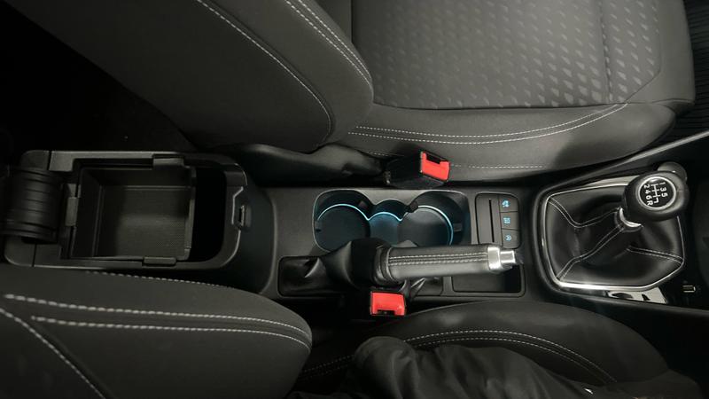 Ford FIESTA Photo cohere-0c05bd9ee922688764dac6d95f4e89c8ec2f84e6.jpg