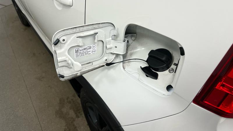 Suzuki IGNIS Photo cohere-0c6947b3477b488b9b865e8e884b6a578f5c511e.jpg