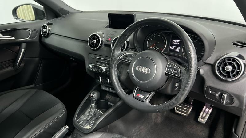 Audi A1 Photo cohere-0c7792db5b6aa7095e3189eb48c30178dc4a5970.jpg