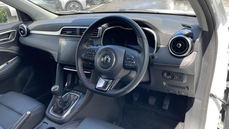 MG ZS Photo cohere-0d97a79c35ef67d0ff1fd1f12f89c4285ef8f821.jpg