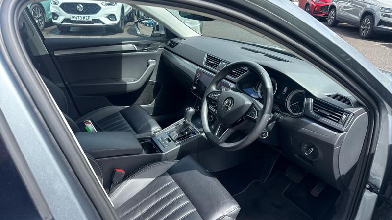 Skoda SUPERB Photo cohere-0f85c1fdad77489c93b9edd34cc133e02724a233.jpg