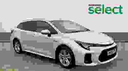 Used 2023 SUZUKI Swace 1.8h Motion Estate 5dr Petrol Hybrid CVT Euro 6 (s/s) (140 ps) Super White at Richmond Motor Group