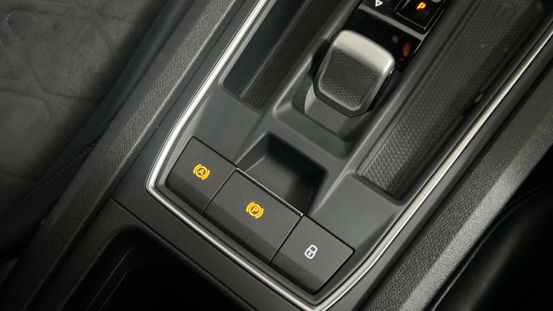 SEAT LEON Photo cohere-111b51fadb583b868a3e390c043b5784216d992e.jpg