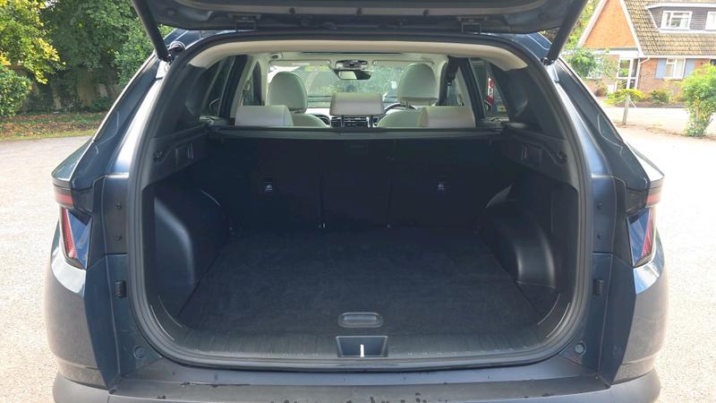 Hyundai TUCSON Photo cohere-1197abb73f67880b15797be4fa28bc351d42df87.jpg