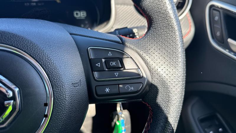 MG ZS Photo cohere-124349ed069d0a8a935b60313d3f440cde61b830.jpg
