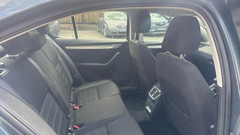 Skoda OCTAVIA Photo cohere-129d11d93bbdfc8db783576be38ad2be6772f454.jpg