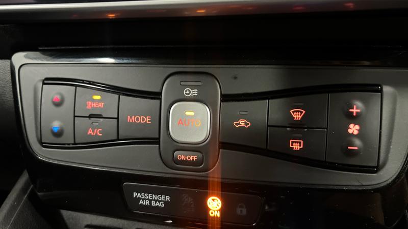 Nissan LEAF Photo cohere-13dbb364a2b5e2282410213a8dad5b1ab90ec265.jpg