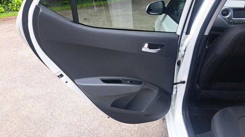 Hyundai i10 Photo cohere-142f941f5ed59150fe0568cf97b99039f206fd30.jpg