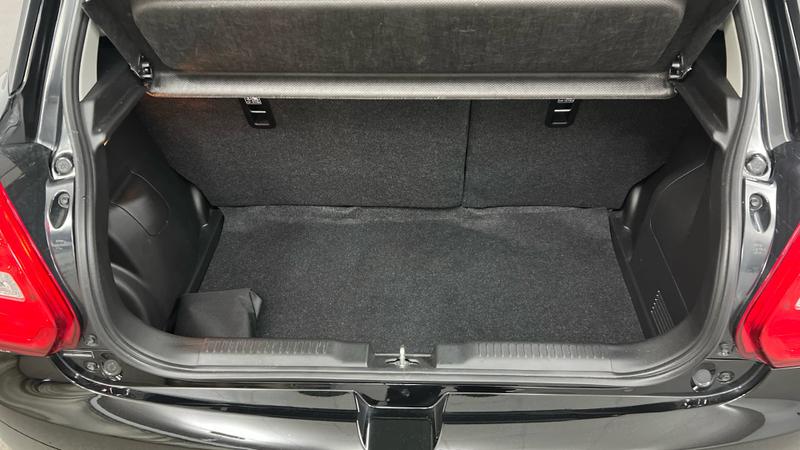 Suzuki SWIFT Photo cohere-1516476d7fec1ad377ed82ba2adf1a681b03400e.jpg