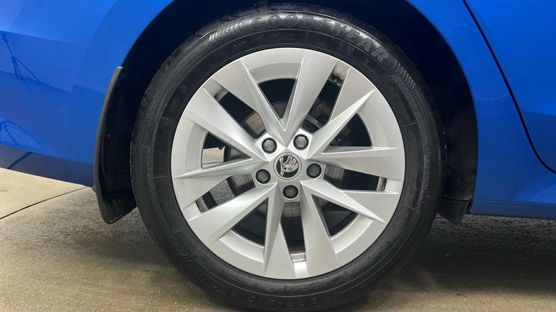 Skoda OCTAVIA Photo cohere-15cb821c71321e090d191d3816bc2d8ac6492402.jpg