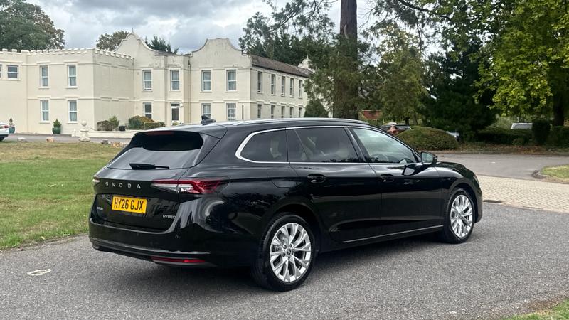 Skoda Superb Photo cohere-1677c7808ba0a496210d48e25766580b337f7c42.jpg