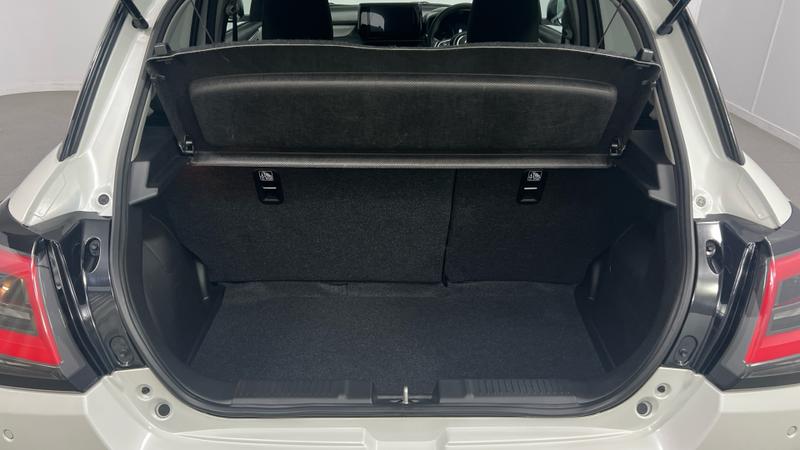 Suzuki SWIFT Photo cohere-16a4c40327f589393a178249c34ae5026f7c825a.jpg