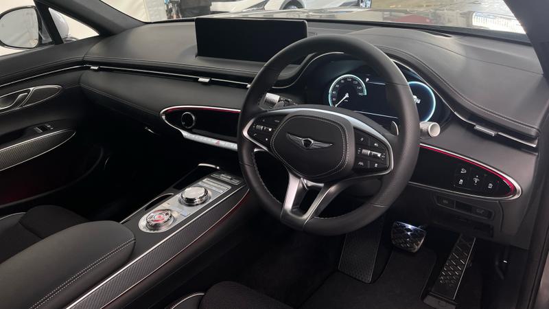Genesis GV70 Photo cohere-17c2eebf293ff75f676400a20af8e1fcb2c0d27b.jpg