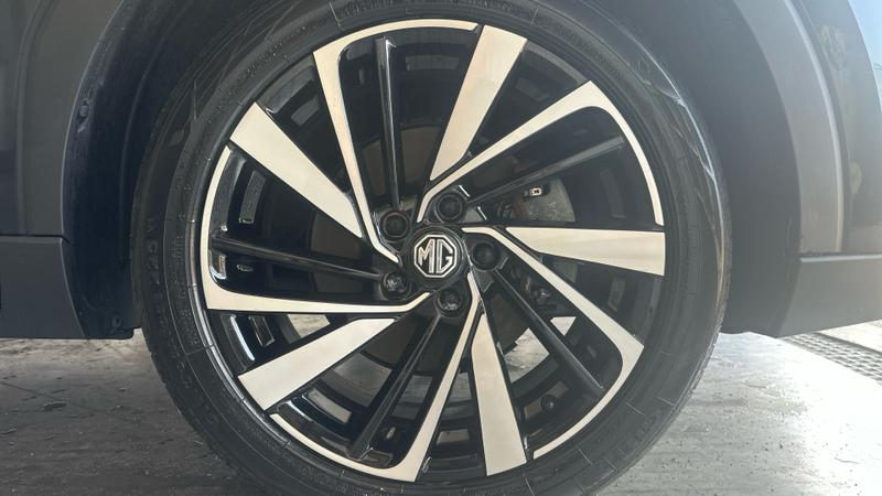 MG ZS Hybrid+ Photo cohere-17d45868ea142769e65a1b6c6a7ba5a0c9aad14d.jpg