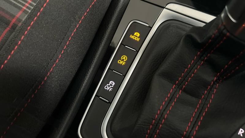 Volkswagen GOLF Photo cohere-17dc10d50349f4c1fe08547290fdc576abe7e4dc.jpg
