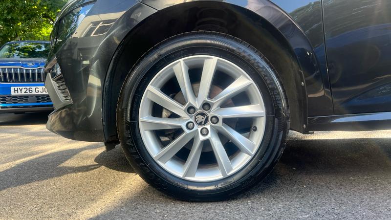 Skoda KAMIQ Photo cohere-17de18ffc5f20d1c5cdc70bcd156db52b67bf75a.jpg