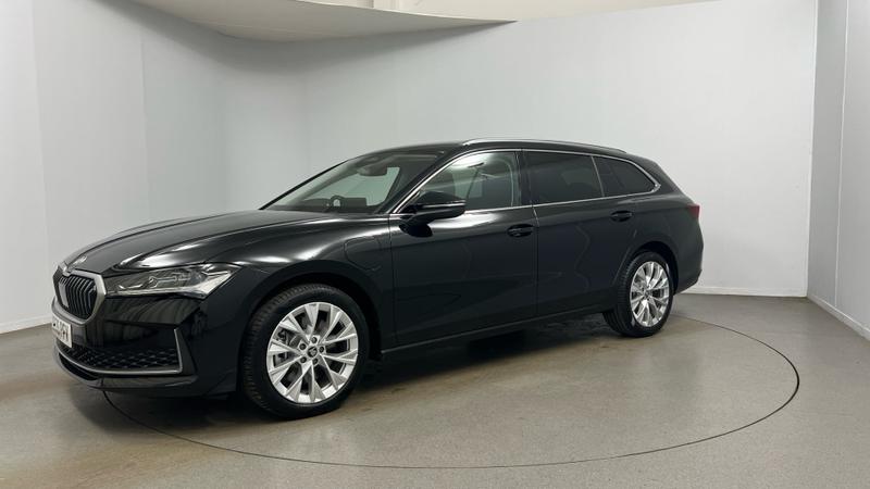 Skoda SUPERB Photo cohere-17edaba71b4837d0fb05ca08e9f5c33e2e4068bb.jpg