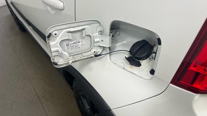 Suzuki IGNIS Photo cohere-196860fa527e4150cd0bf6a7d5d9f932c0eb7915.jpg