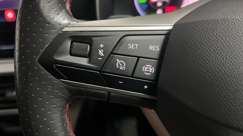 SEAT LEON Photo cohere-198bb923a6d5db05088ea1ad691c9cc79df34764.jpg
