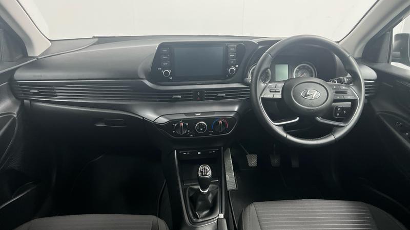 Hyundai i20 Photo cohere-198f7cd8148fe1d3e6d21325ea29f3d7bf3dbd5b.jpg