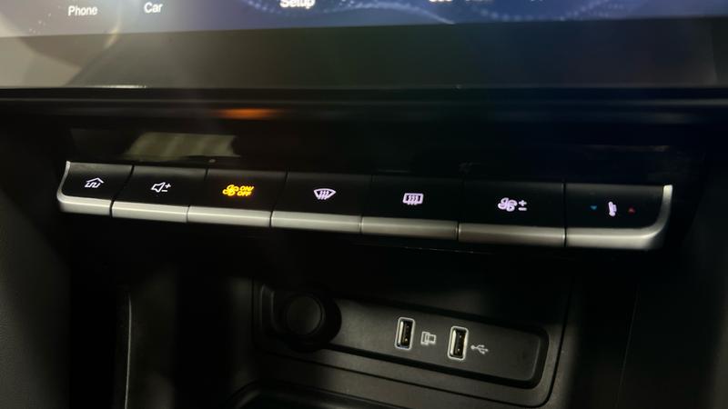 MG ZS Photo cohere-1a214d0de6e5a6189f65b63b992f3f41b4088610.jpg