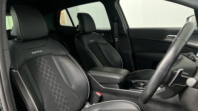 Kia SPORTAGE Photo cohere-1a89583997bb5aba8f0571dae427c05f615f7602.jpg