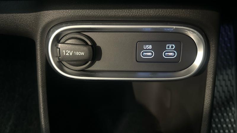 Genesis GV60 Photo cohere-1a95c967f5fbecfea76459427d0037ed308d6c7a.jpg