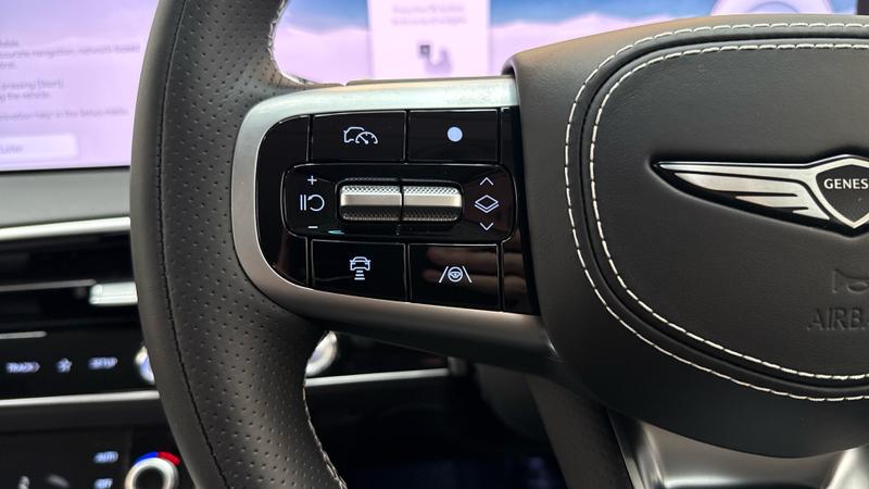 Genesis GV70 Photo cohere-1aaa1d628555afa78904c52e41f9d5ea9bc7c28a.jpg