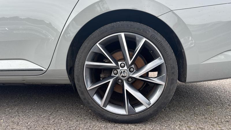Skoda SUPERB Photo cohere-1ae15ae460155e3473b60ec677e389c23dbeccbe.jpg