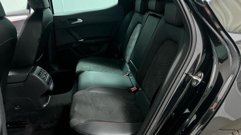 SEAT LEON Photo cohere-1b5f9343244ed27f42c887bafcfe3fb2b8fc51b2.jpg