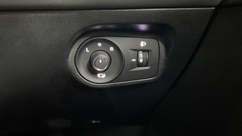 MG MGS5 EV Photo cohere-1b6a100d0b1e2609478154df8832508bc3e97934.jpg