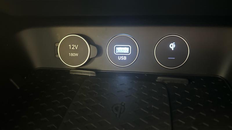 Genesis G70 Photo cohere-1be2becf7ce2cae64bd9afffdd3d74755c0d51b3.jpg