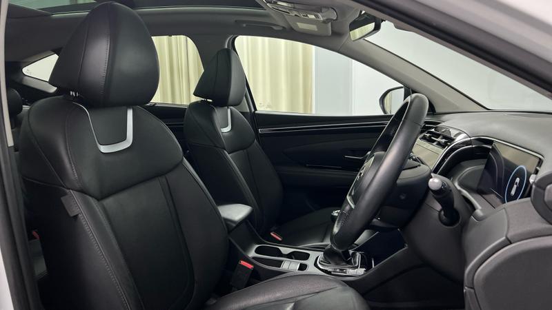 Hyundai TUCSON Photo cohere-1c0bee7b2747590f1e6c161c709cf67beae9dc5b.jpg