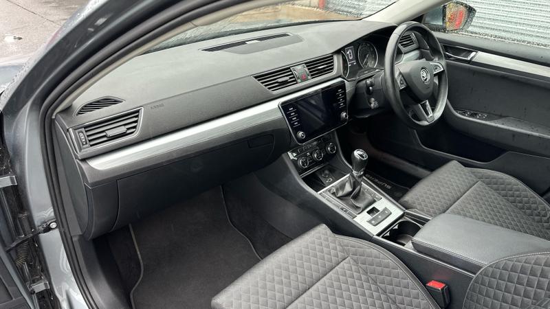 Skoda SUPERB Photo cohere-1c2d3fc38c6c802bb42031661c9ca1071774d74c.jpg