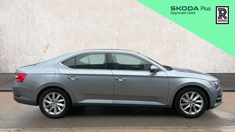 Skoda SUPERB Photo cohere-1c6c9c0fbb3cf6296340c2281f2a15eee60b478a.jpg