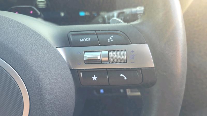 Hyundai KONA Photo cohere-1f3d0dab83bbe052ed5bdd0c34f74c29ed6b701e.jpg
