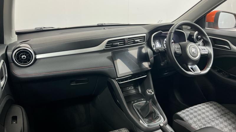 MG ZS Photo cohere-1f6a56a30a91be05f1cc45602009b19d5e588c3d.jpg