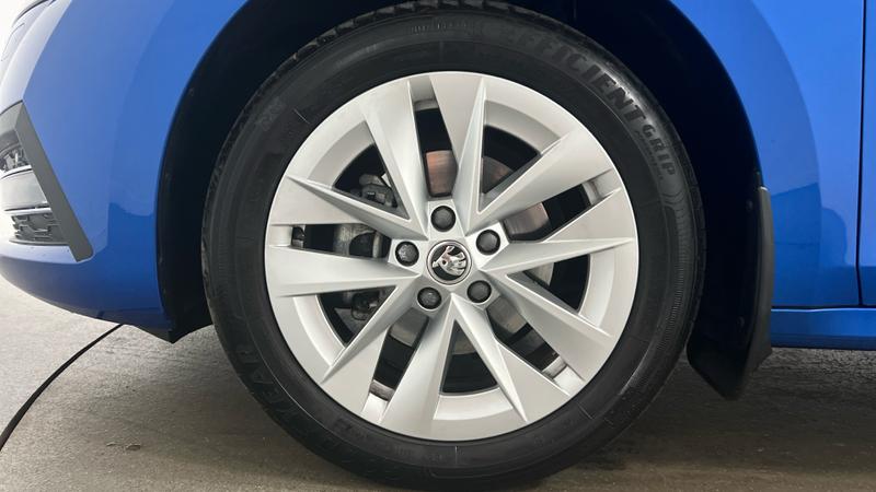 Skoda OCTAVIA Photo cohere-1f8d2297cdd6c00a3a4dd8242593dac443cef698.jpg