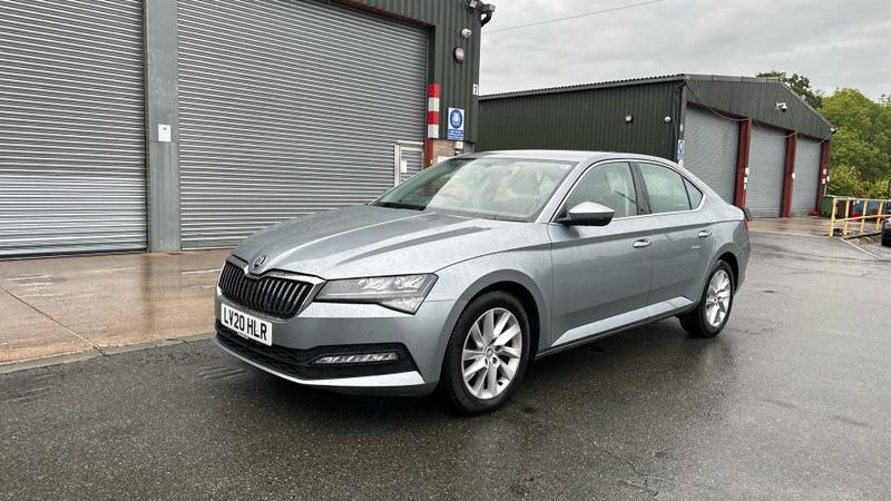 Skoda SUPERB Photo cohere-201a8ee32ff079141b34dae53e92ff48321287a2.jpg