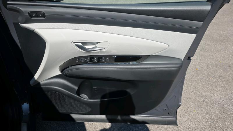 Hyundai TUCSON Photo cohere-20d0cbe51af0d851bee603d3f0ae1e9544d9426c.jpg