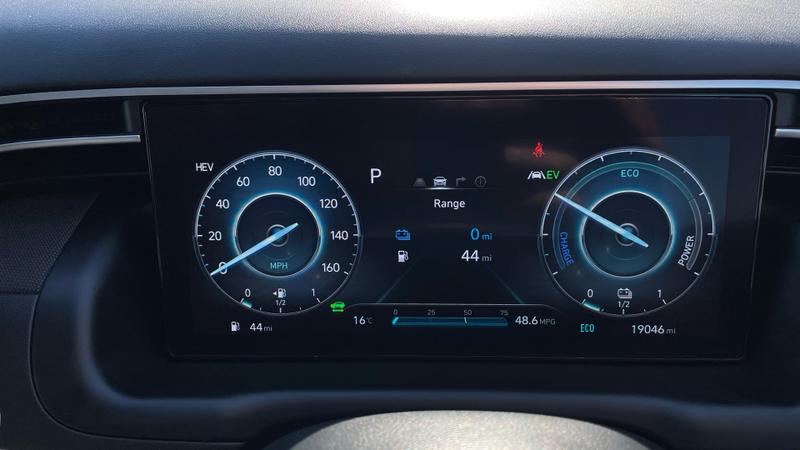 Hyundai Tucson Photo cohere-22bf13b0153b9b948b1dc9d015292750df15f347.jpg