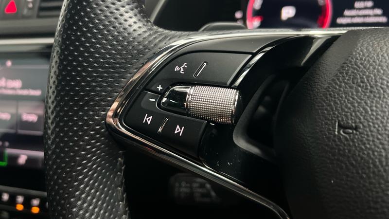 Skoda SUPERB Photo cohere-22d2a91b7607917eea1ecf7380004ed5831fe3a8.jpg