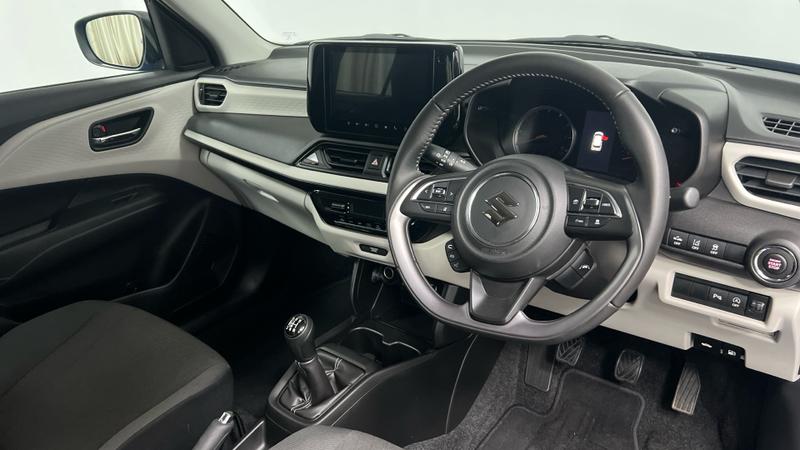 Suzuki SWIFT Photo cohere-23692d542ecc1653eccc392f3c8893eda95ee135.jpg