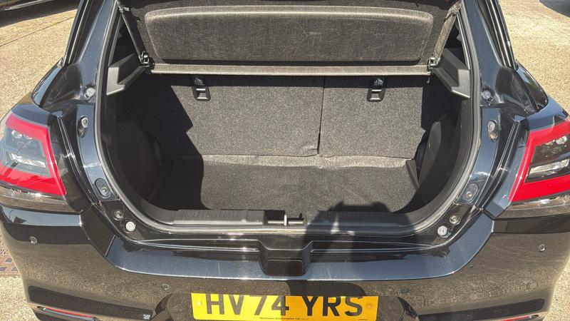 Suzuki Swift Photo cohere-23d45fd0438ba6794e084399798cd55539ca96f8.jpg