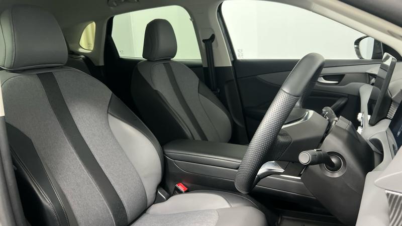 MG MGS5 EV Photo cohere-23de2b602cbd36f69a09a8f51686f6ca6e7212d1.jpg