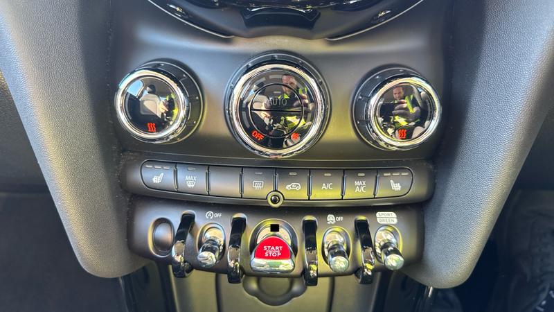 MINI Hatch Photo cohere-24016a2b81c3c72857da0b555b0fa57df5fdc228.jpg