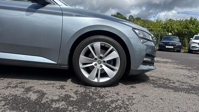 Skoda SUPERB Photo cohere-25472ca0ac1750b6e74fa39af77a9af9e11cf655.jpg
