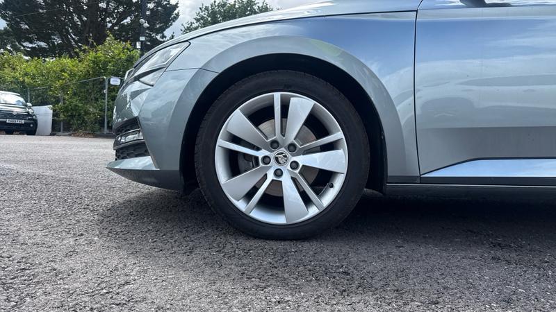 Skoda SUPERB Photo cohere-2682a037bc07253d0fb508a8dcc28677305341fd.jpg